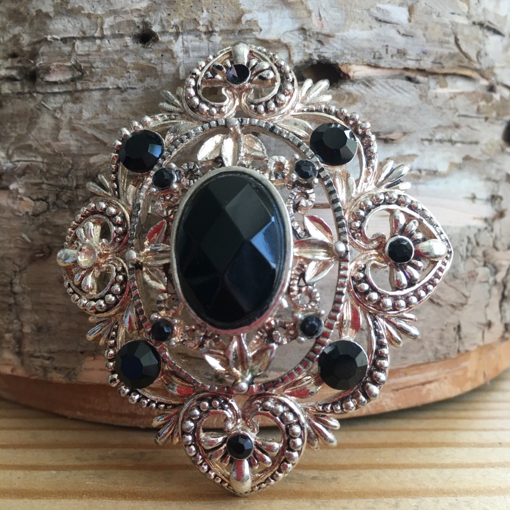 Brooch
